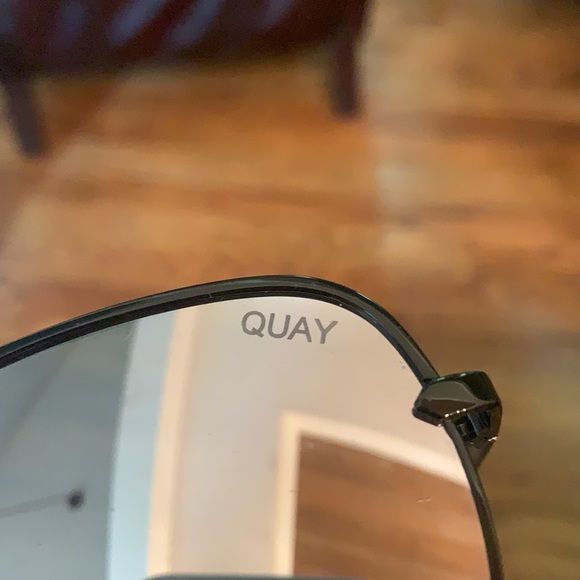 Quay High Key sunglasses with original box & cloth - Picture 3 of 5